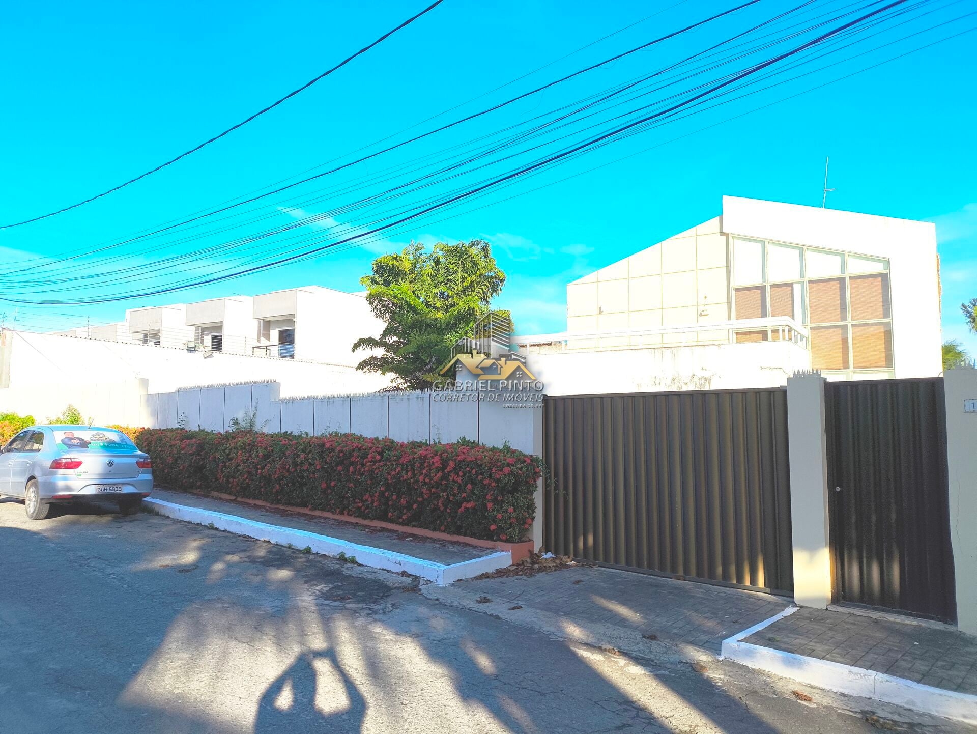 Casa 4 Suítes - 387m² - Ipitanga - Lauro de Freitas -  POSSIBILIDADE DE ÁREA COM 525m² (CAMPO DE FUTEBOL)