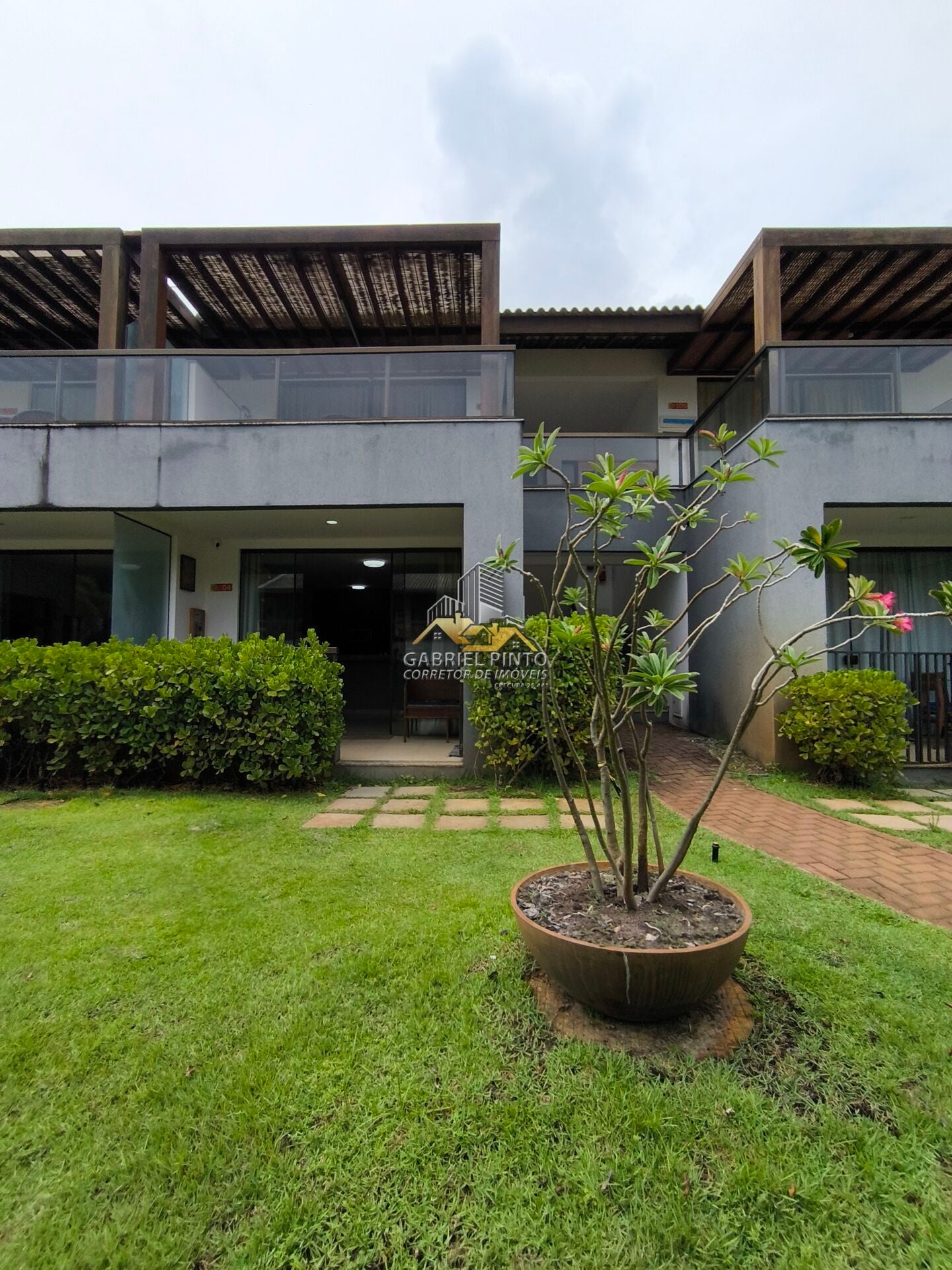 Village 3/4 - 82m² - 1 SUÍTE - TOTALMENTE MOBILIADO - IMBASSAÍ